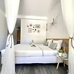 Casa Mos بيت للعطل